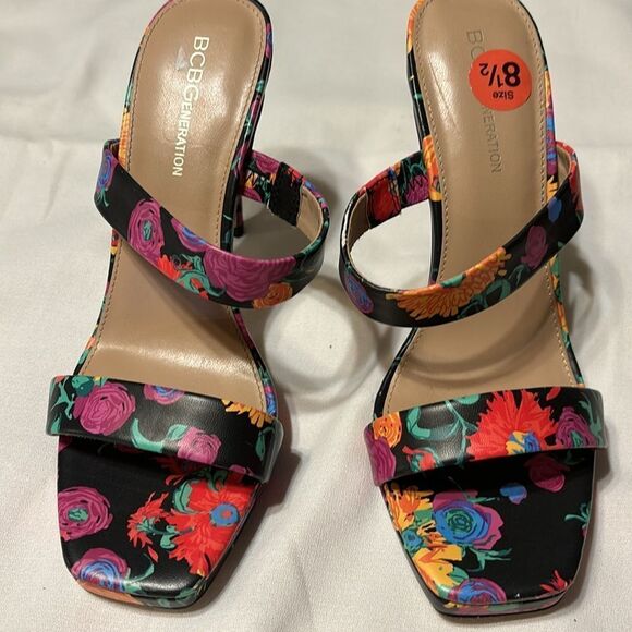 BCBGeneration Size 8.5 five-inch open toe strappy heels - Picture 2 of 10